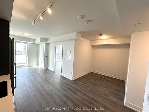 2545 Simcoe St N Photo 1