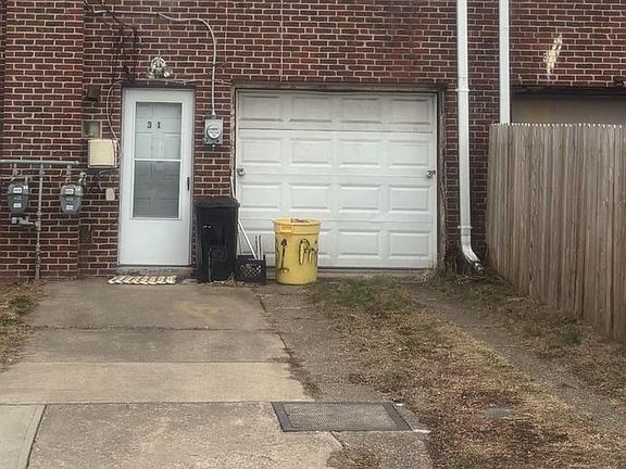 4th image of 31 Bruce Park Dr