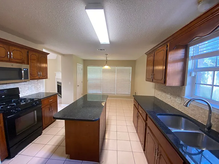 24 Neptune Dr — Photo 22