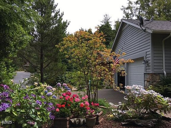 2nd image of 140 SW Gull Sta