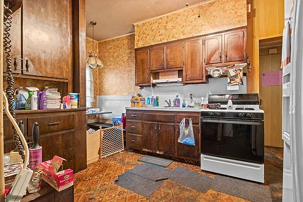 Sold by Compass | media 4