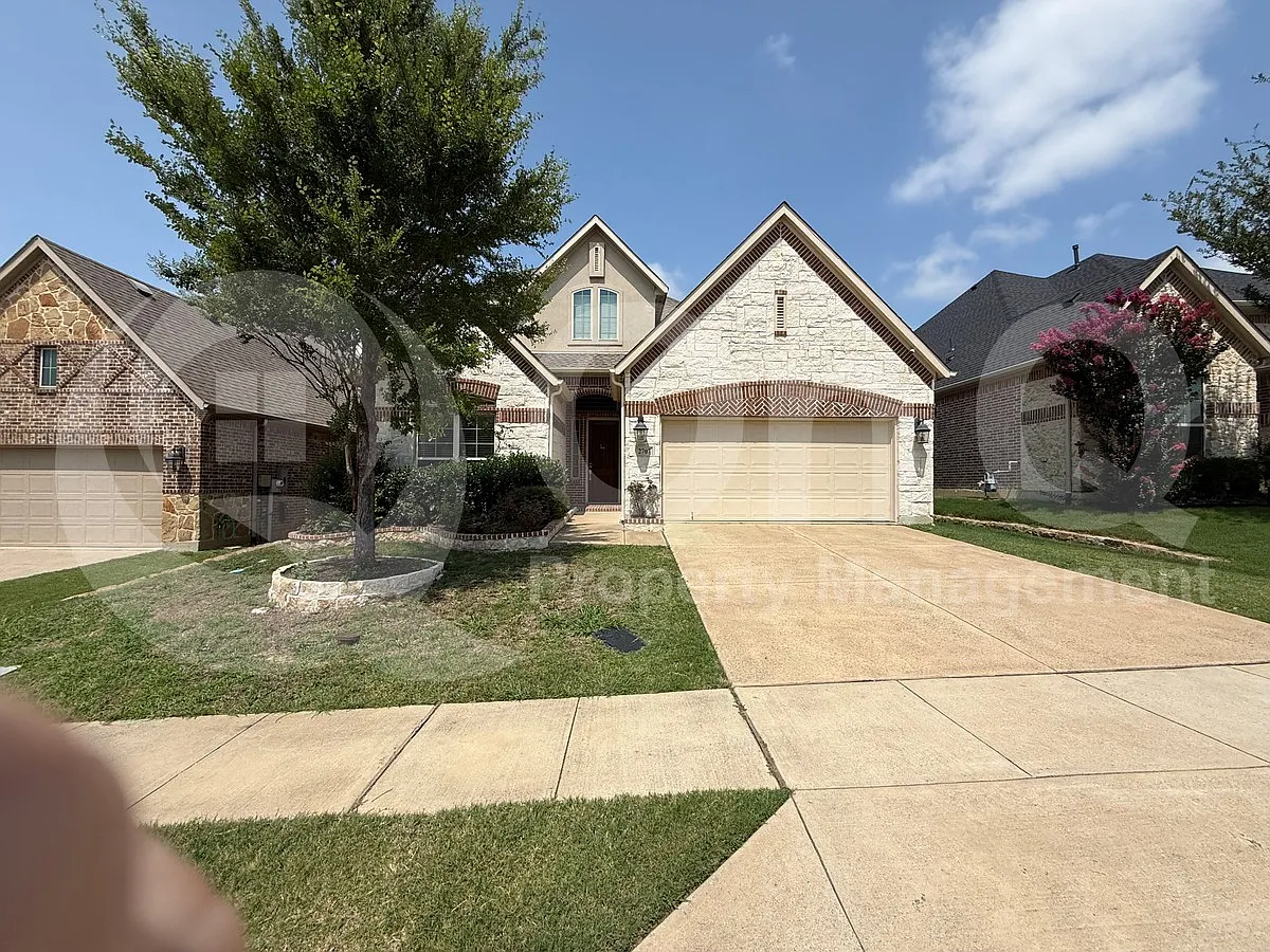 5 bed, 4.0 bath, 3031 sqft, $3,799 — Photo 1