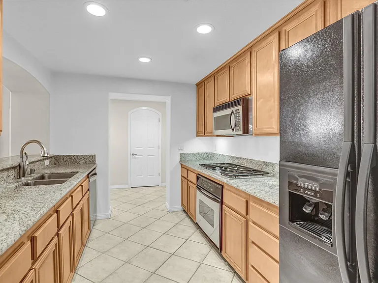 301 W G St #316 — Photo 9