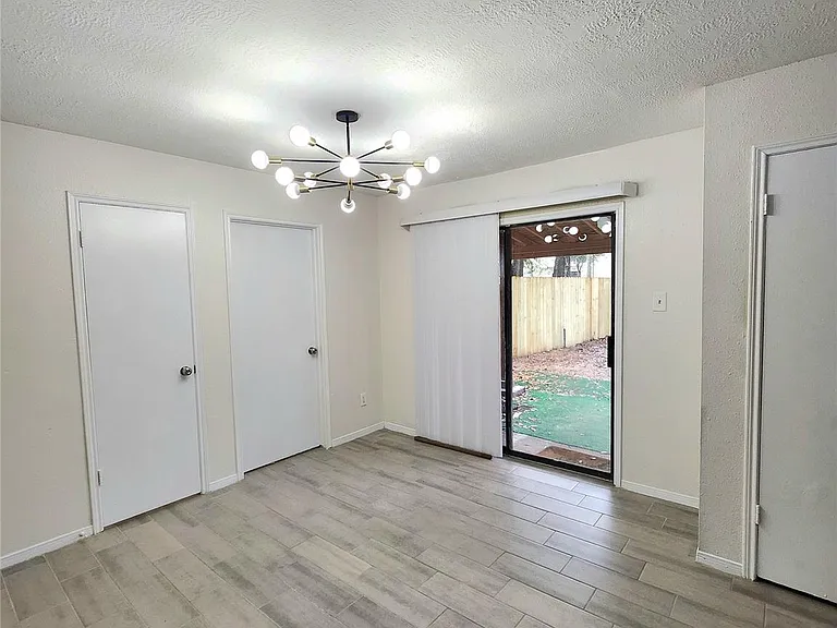 10047 Emerald Creek Dr — Photo 7