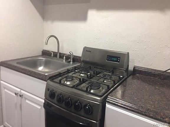 5th image of 430 Delaware Ave