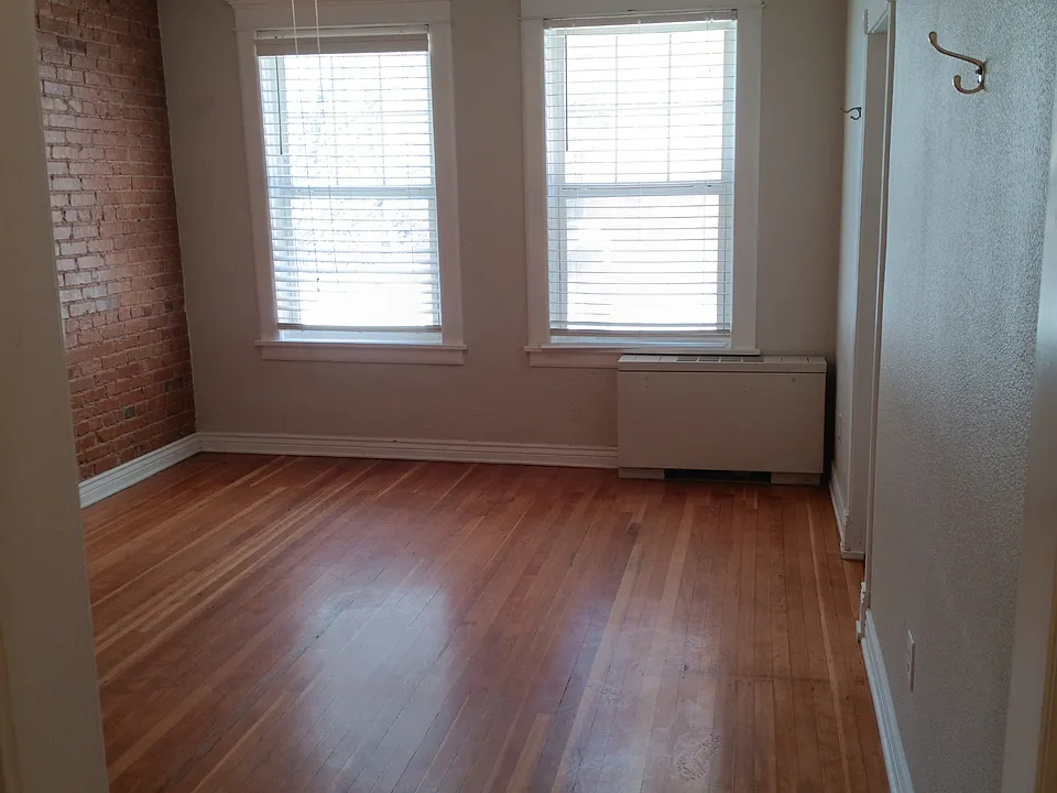 416 W Lewis St #109
