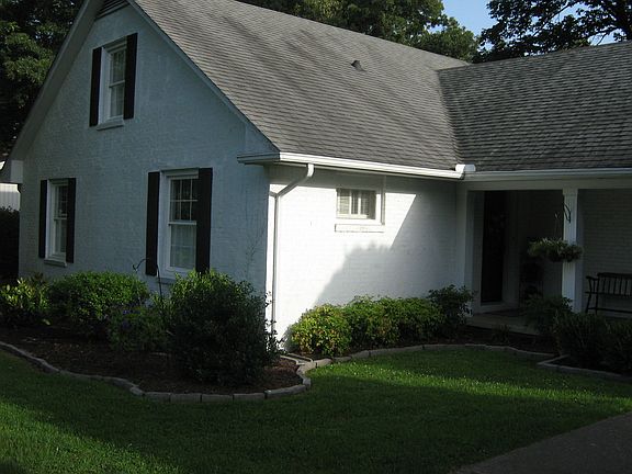 3rd image of 1318 Wells Blvd