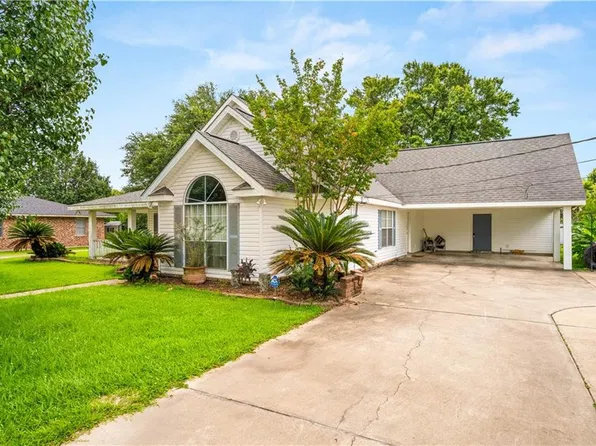 484 Spring Bayou Rd, Marksville, LA 71351