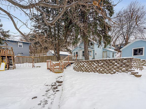 2nd image of 450 10th Ave S