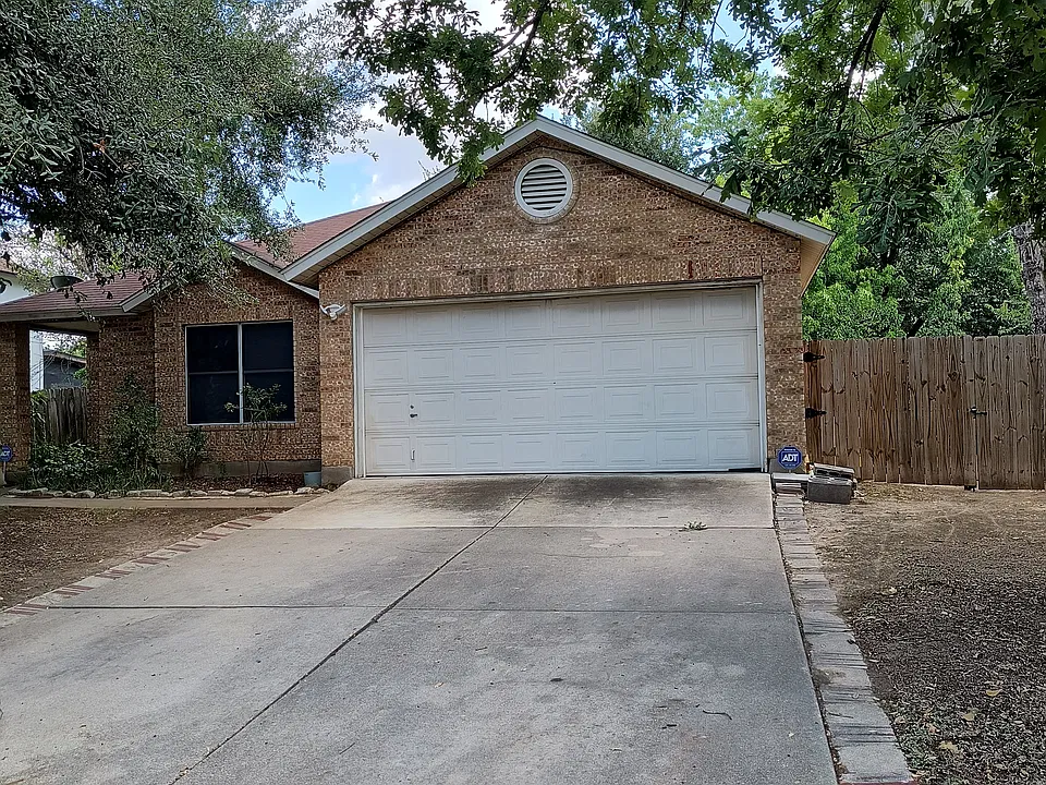 1221 Dexford Dr