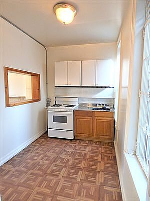 4th image of 300 E 82nd St APT 4R