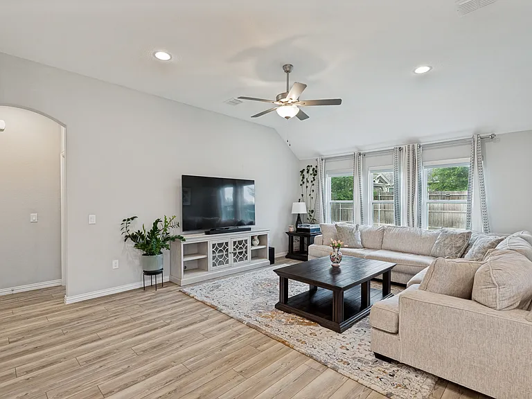 3125 Moldboard Dr — Photo 8