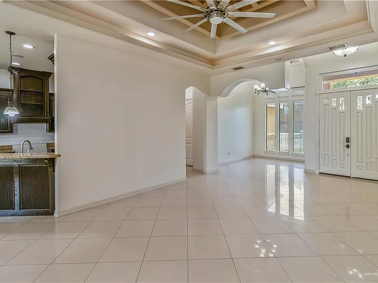 4012 Tyler Ave — Photo 4