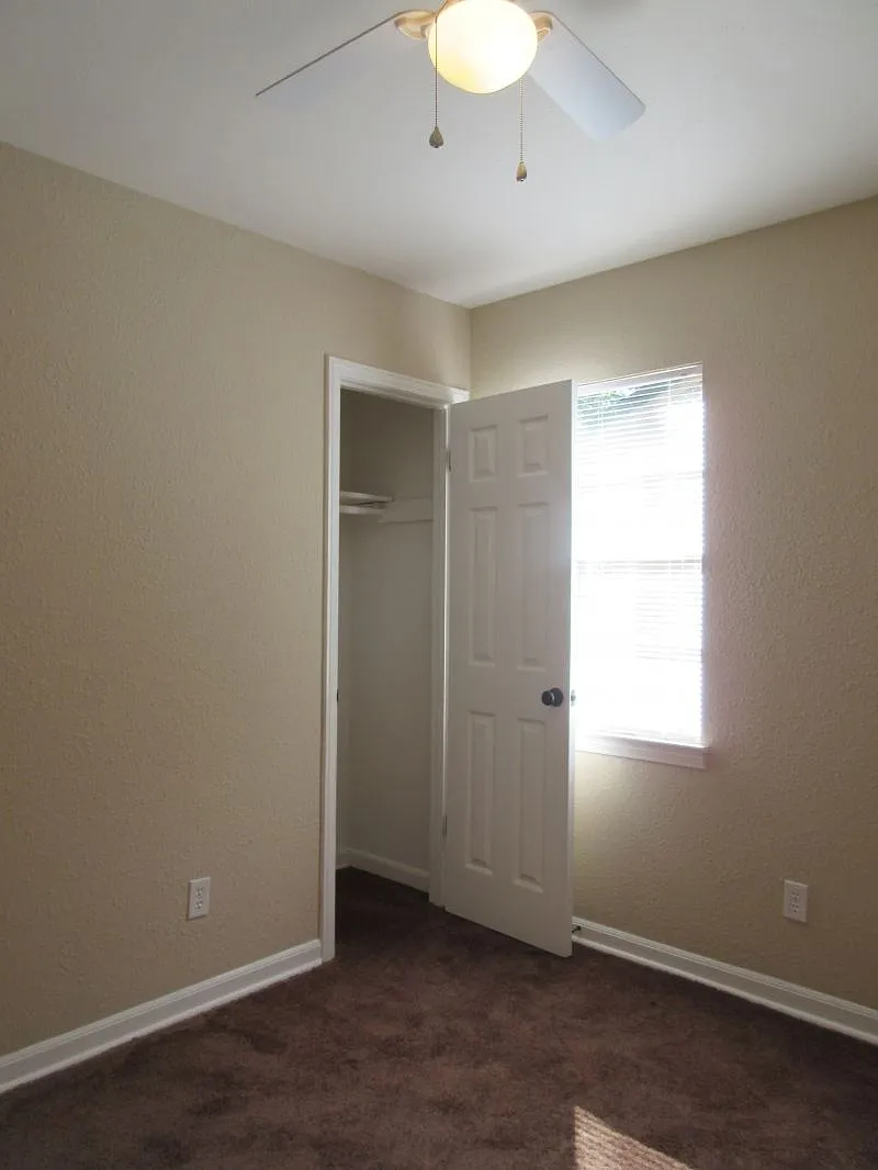 Building Photo - 3898 Voltaire Ave
