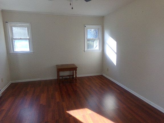 2nd image of 1625 Lark Dr