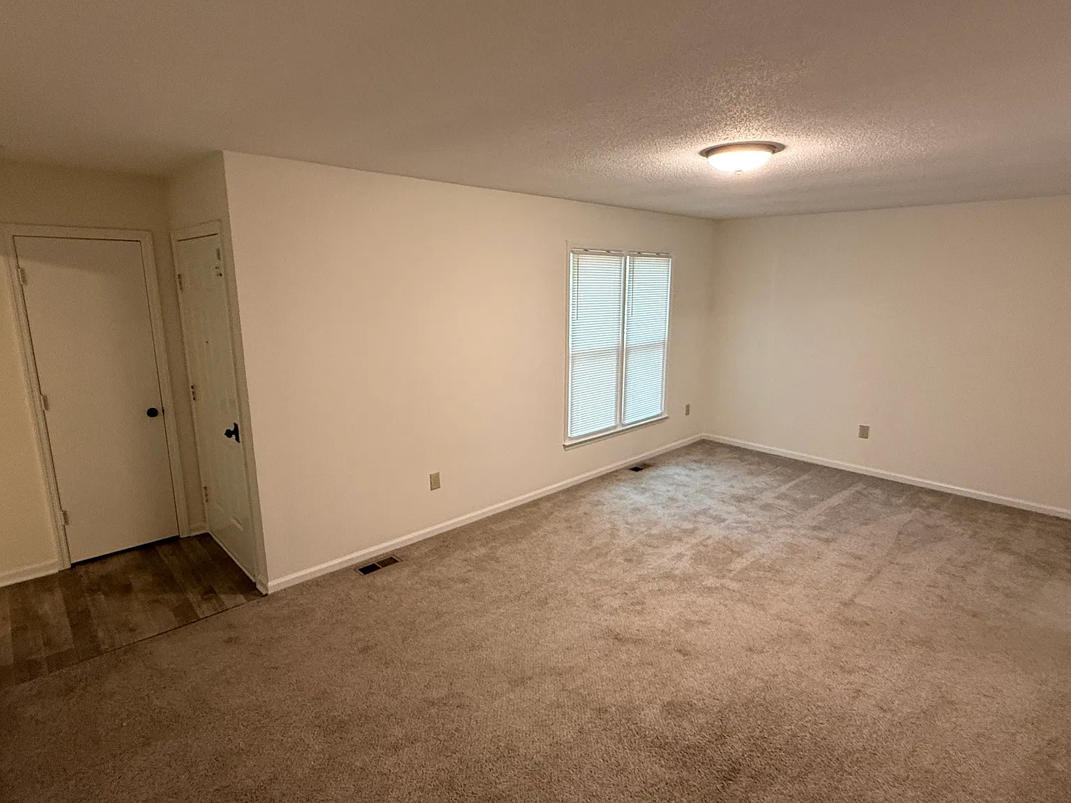 3 bed, 1250 sqft, $1,650 — Photo 2