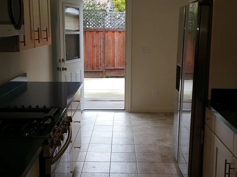 482A View St — Photo 15