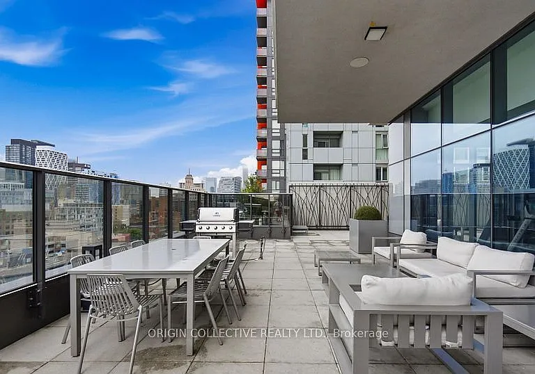330 Richmond St W #609 — Photo 25