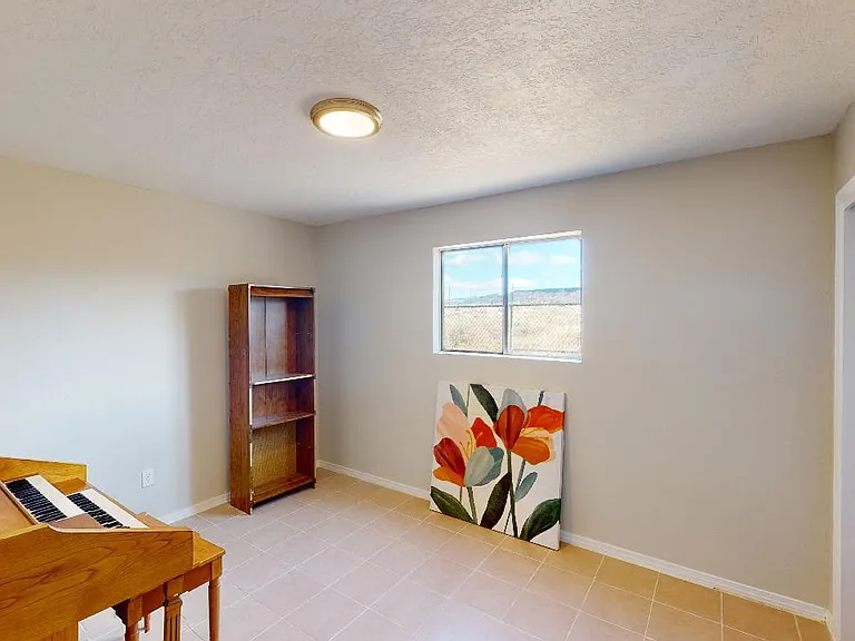 1039 Sage St — Photo 8