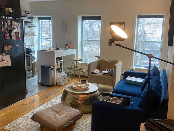 2nd image of 154 Lefferts Pl APT 3