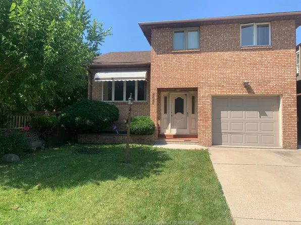 2383 Parkwood Ave, Windsor, ON N8W 2K3