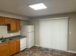 96 Mesa Rd #D, Springfield, IL 62702