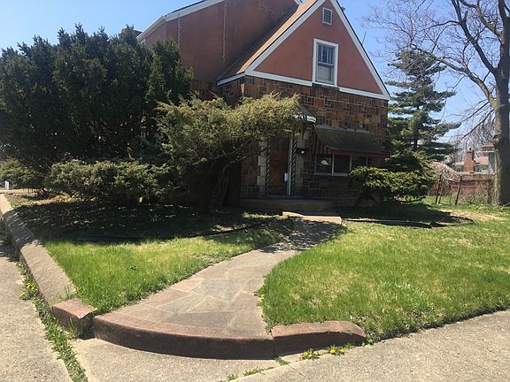 3rd image of 308 E 23rd St #House