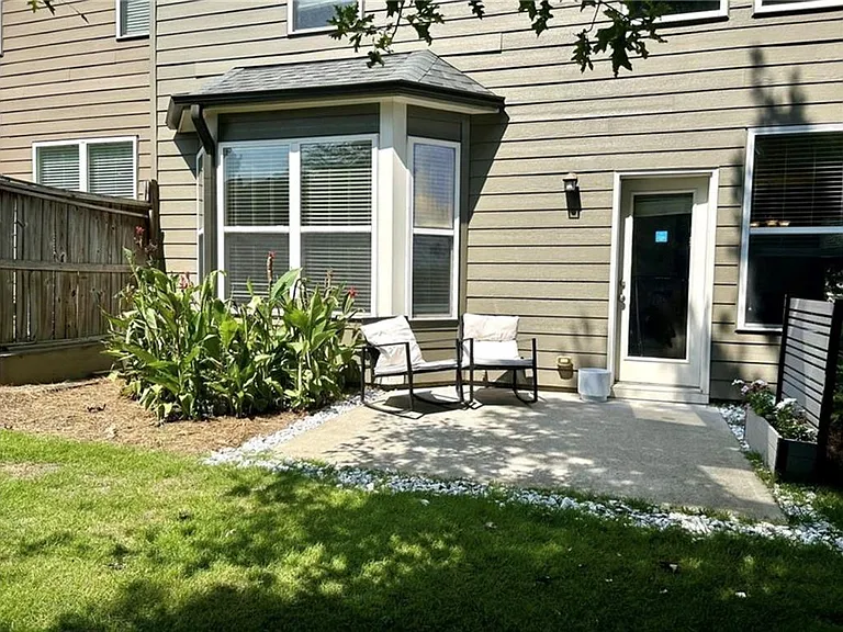 220 Stone Park Dr — Photo 13
