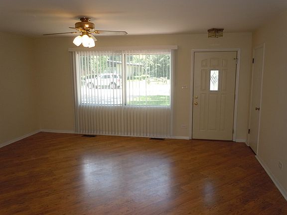 3rd image of 126 W Jeffery Ave