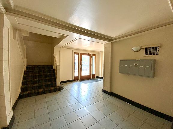 4th image of 195 14th Ave APT 3