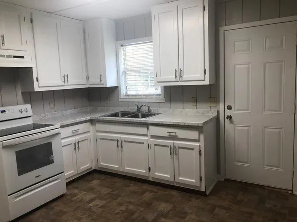 2736 225th Hwy #C, Chatsworth, GA 30705