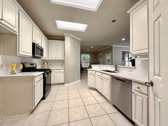 4th image of 90 N Country Gate Cir
