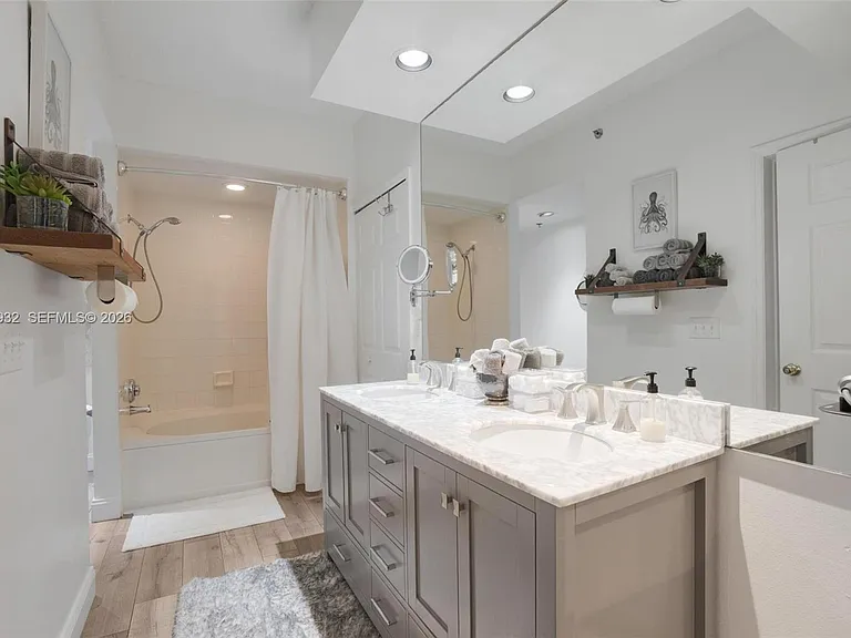3145 NE 184th St #5102 — Photo 23