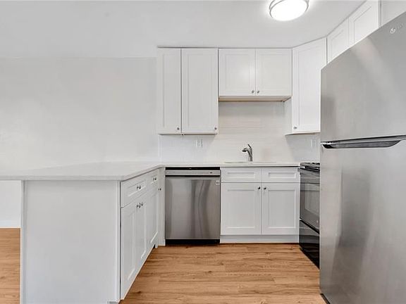 3rd image of 6701 S West Shore Blvd #9