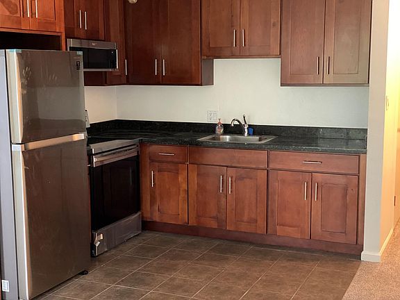 2nd image of 336 Valley St APT 3