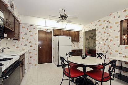 4th image of 700 N Bruce Ln APT 414
