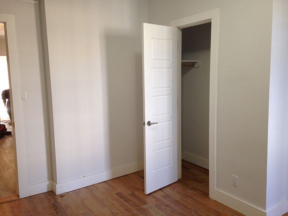 4th image of 361 Sumpter St
