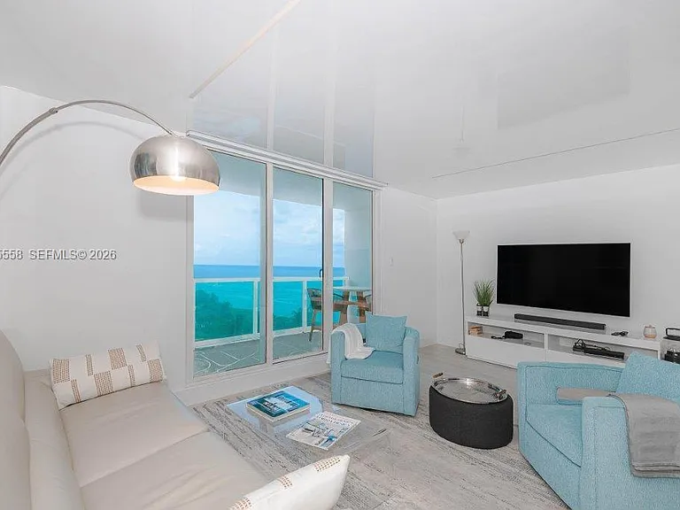 2301 Collins Ave #811 — Photo 8