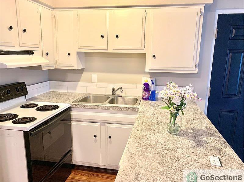 1st image of 860 Colorado Ave APT 2A