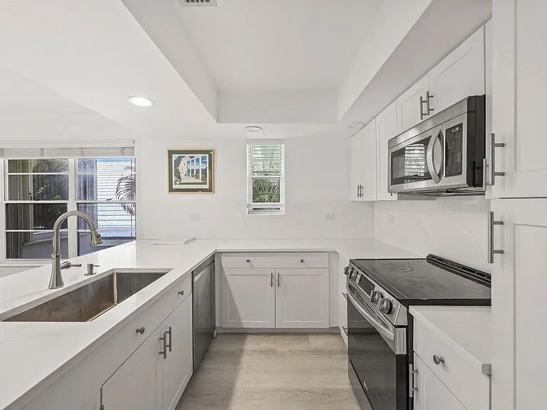 664 Forsyth St — Photo 5