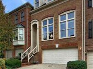 1453 Hampton Ridge Dr, Mc Lean, VA 22101