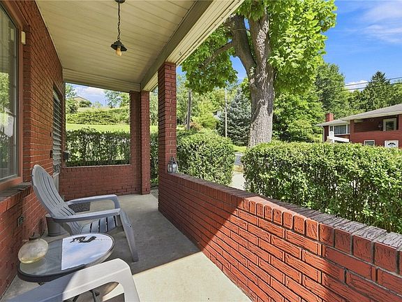 2nd image of 1006 Brinton Ave