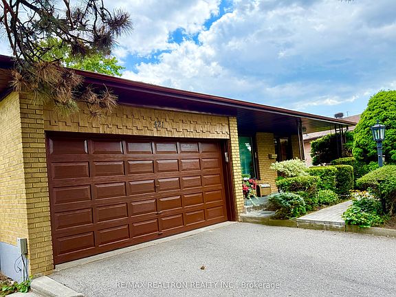 3rd image of 421 Brimorton Dr