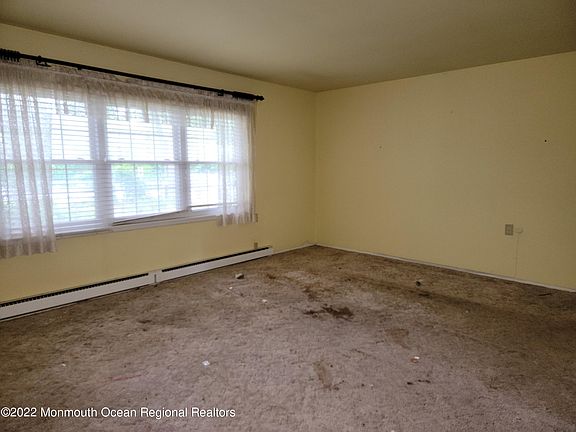 4th image of 284 Kingston Court #A