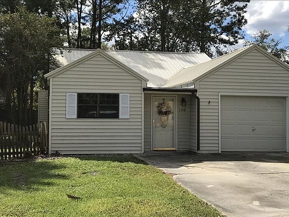 2nd image of 1208 SW Fairfax Gln