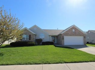 2 Fairfield Ln, Charleston, IL