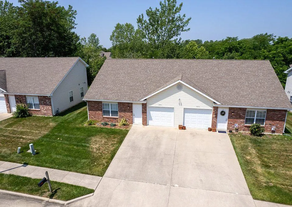 1611 Fox Run Dr
