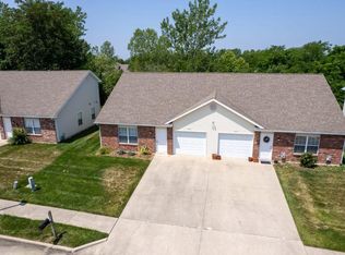 1513 Fox Run Dr, Columbia, MO 65202