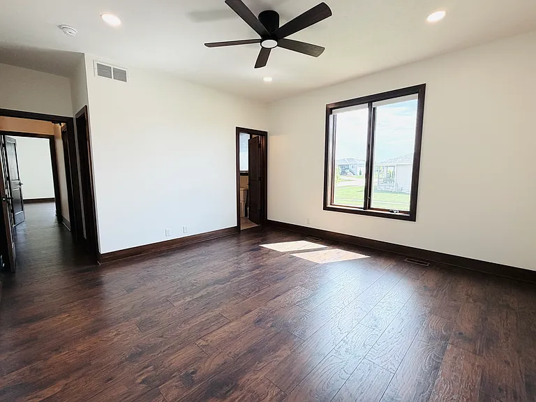 2961 Valley Stream Dr — Photo 24