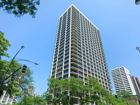 88 W Schiller St APT 805, Chicago, IL 60610
